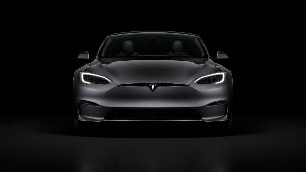 Tesla поставила более 310 000 автомобилей, несмотря на «исключительно трудный квартал»