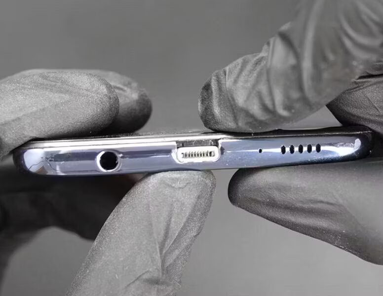 Инженер сделал первый Android-смартфон с разъёмом Lightning