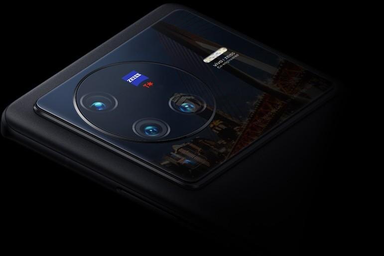 vivo X80 Pro: объявлены цены в Европе