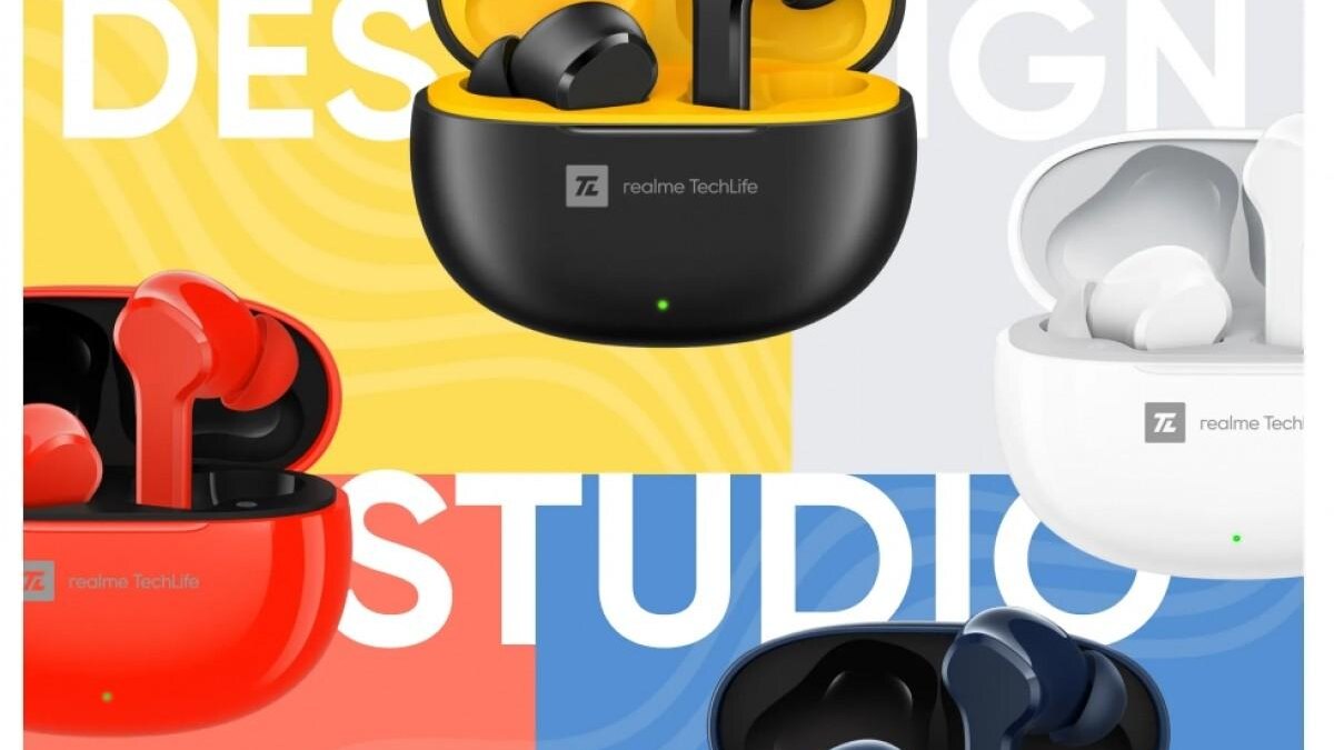 Белый смартфон OnePlus 15T на красной поверхности и коробке