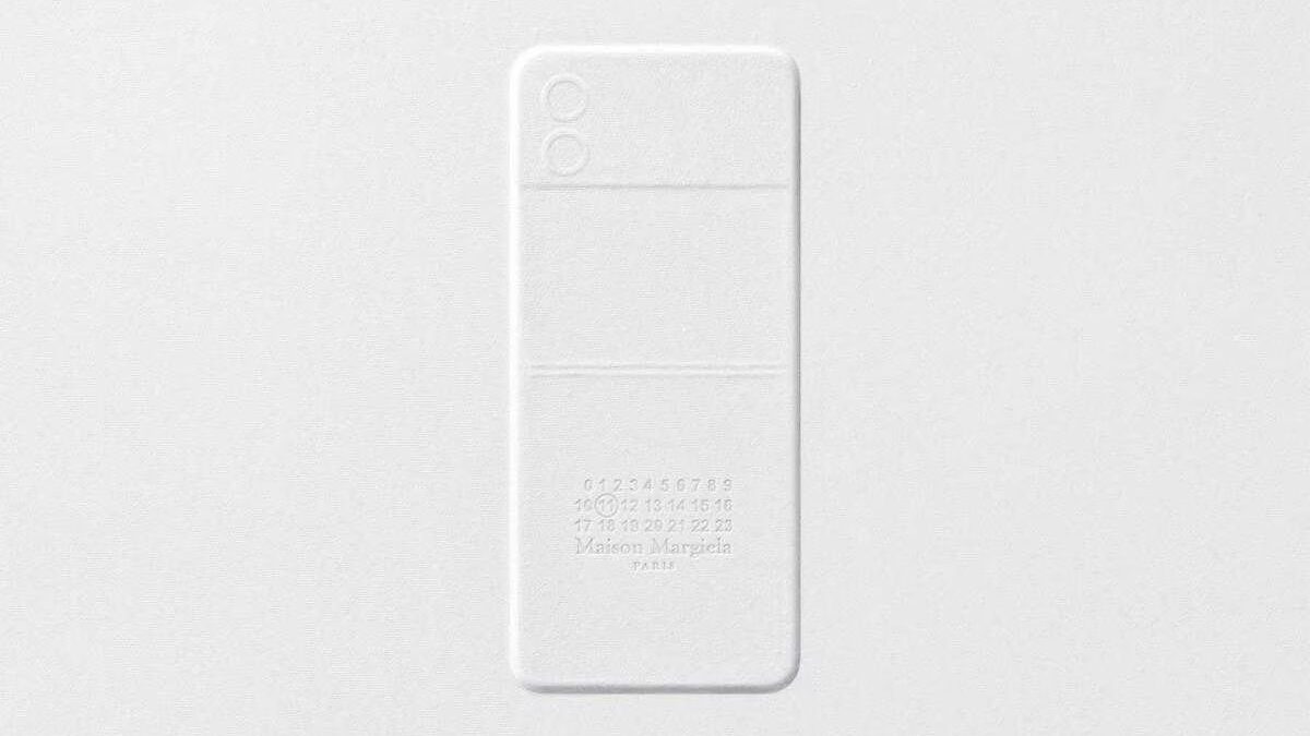 Samsung опубликовала тизер Galaxy Z Flip 4 Maison Margiela Edition