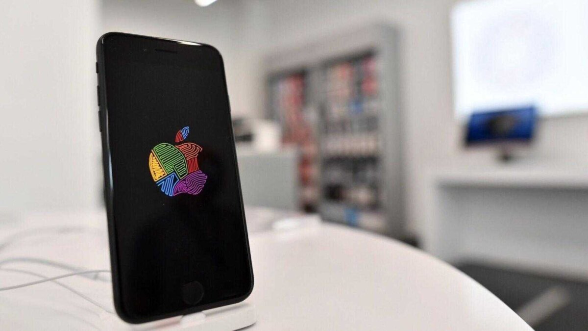 Инсайдер: Apple отложит выпуск iPhone SE 4 до 2024 года