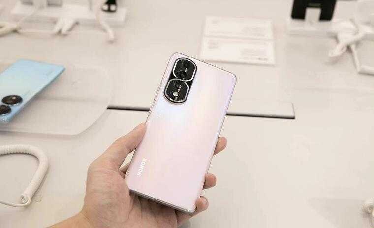 Представлен Honor 80 Pro с плоским экраном
