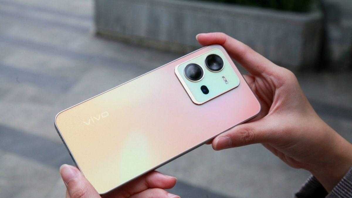 Vivo Y100 получит три камеры