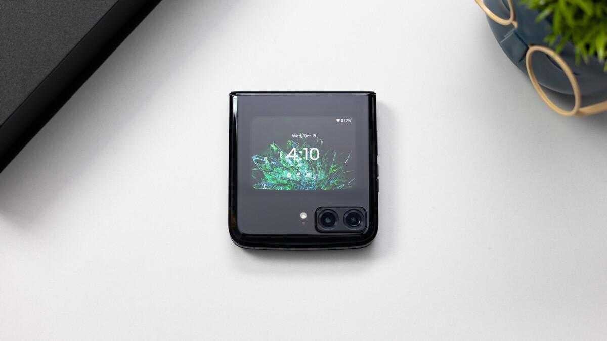 Motorola Razr+ 2023 получит маленький аккумулятор