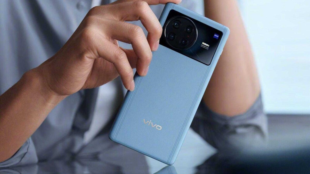 vivo X Flip прошел сертификацию Google Play