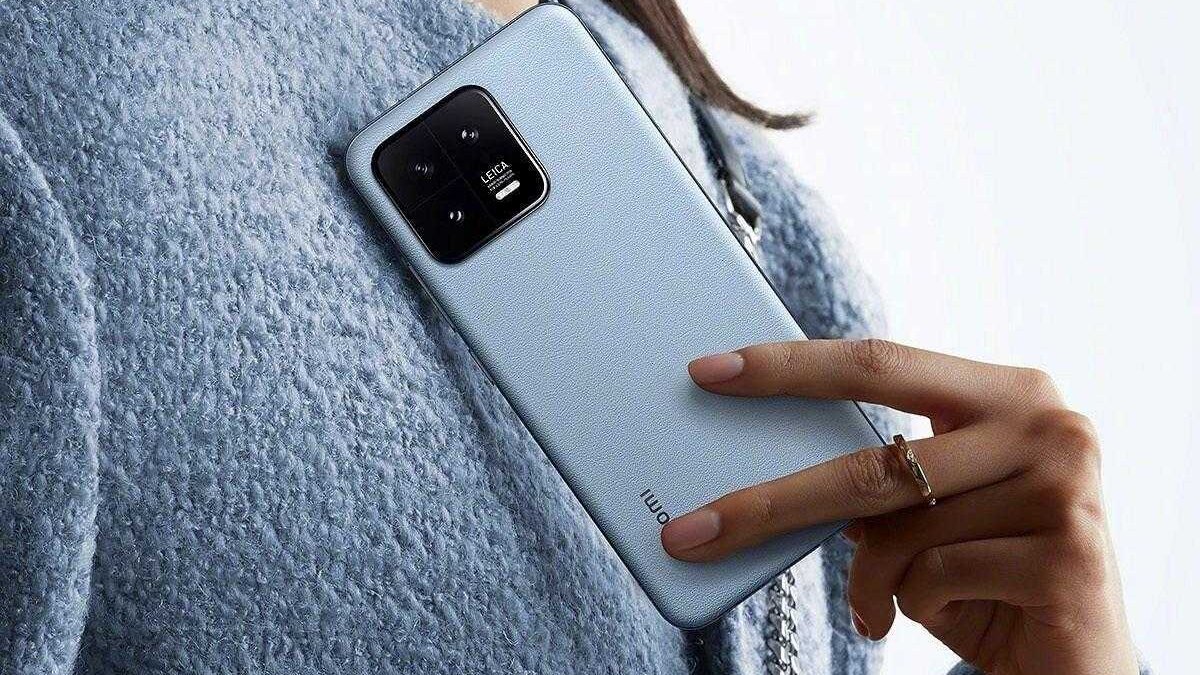 В Россию официально поставили на продажу смартфоны Xiaomi 13 и Xiaomi 13 Pro