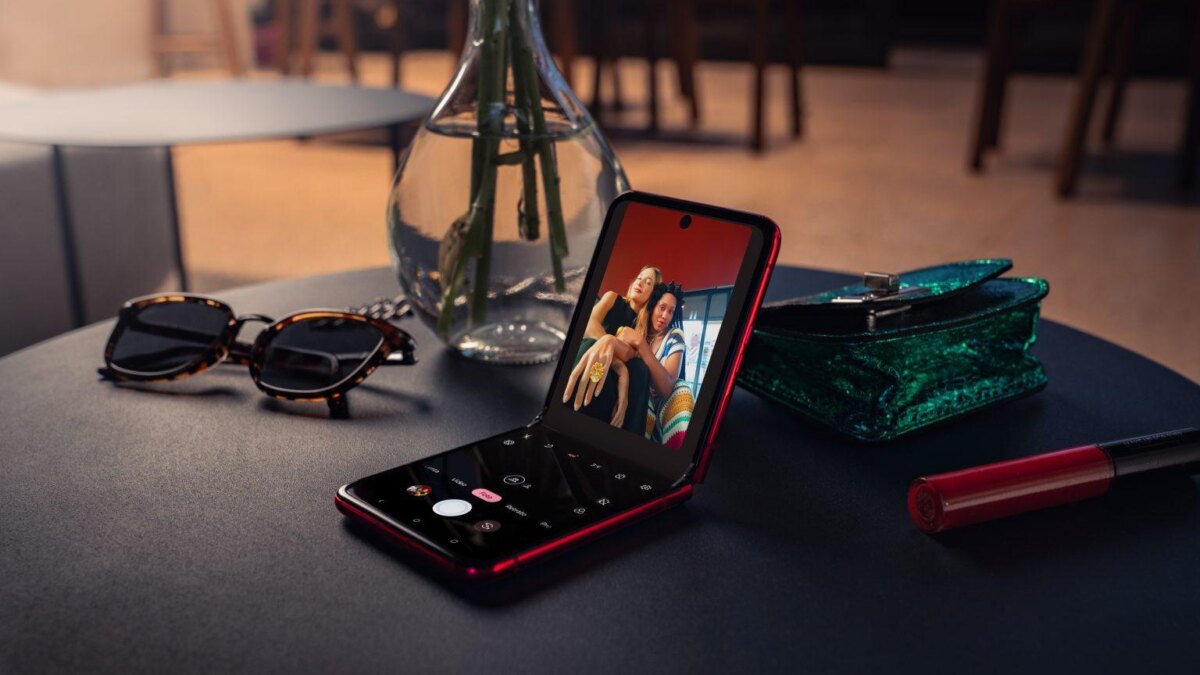 Представлен Motorola Razr 40