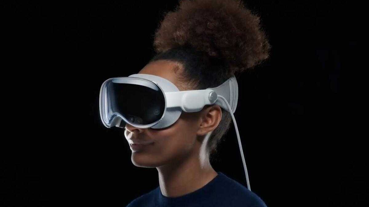 Apple работает над более доступной гарнитурой Vision Pro