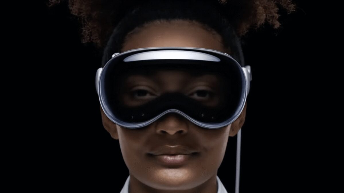 Apple представила Vision Pro, очки дополненной реальности