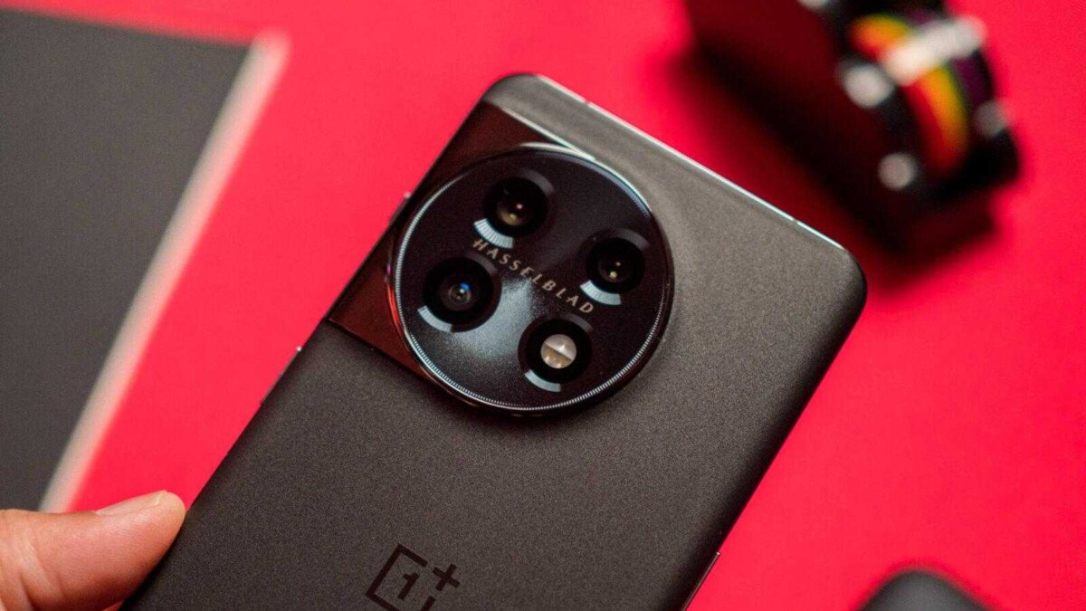 OnePlus 12 получит улучшенные камеры