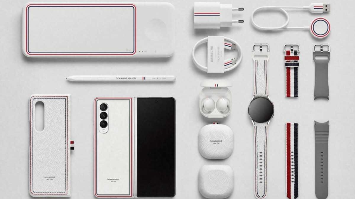 Смартфон iQOO 13 с изогнутым дисплеем и фронтальной камерой