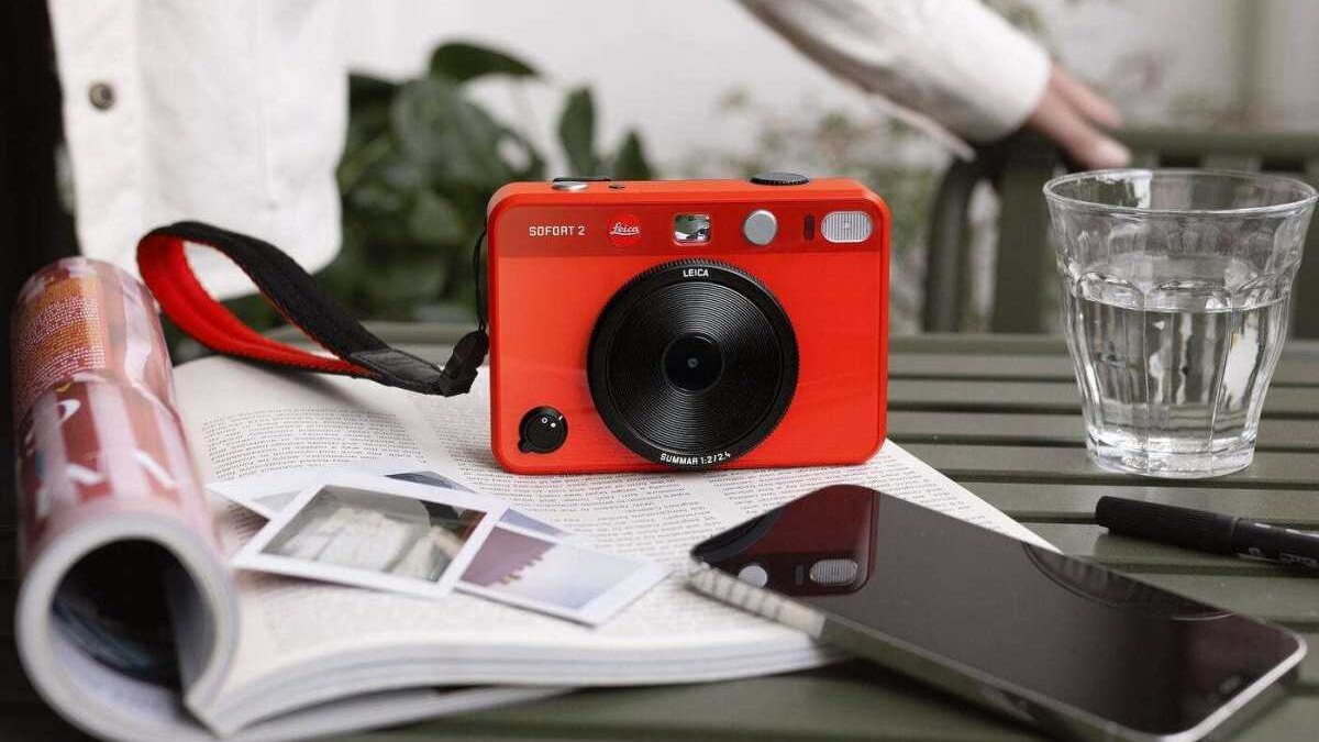 Leica выпустила камеру мгновенной печати Sofort 2