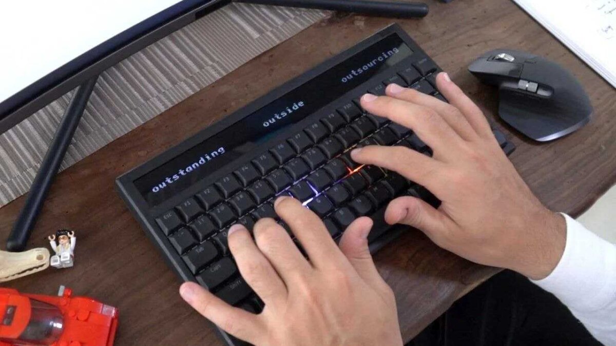 Представлена механическая клавиатура Bored