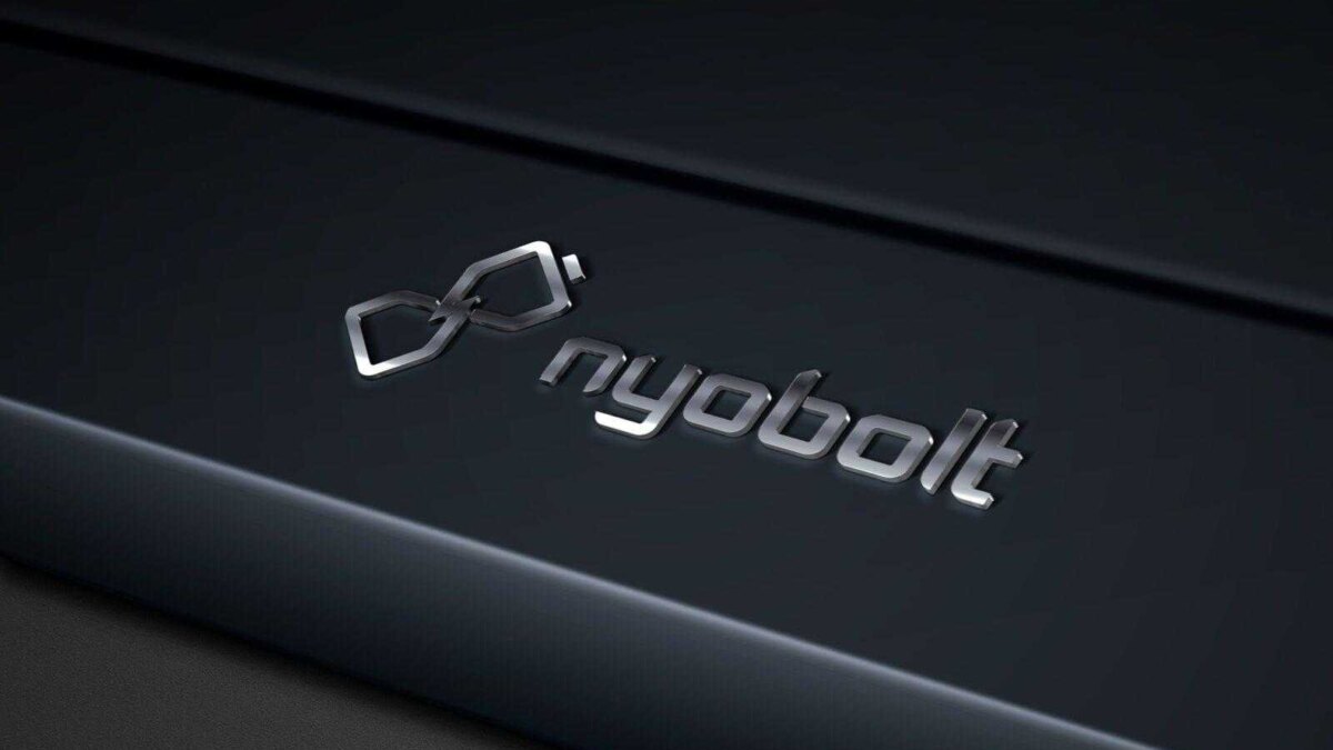 Представлен автономный робот Bolt-ee для зарядки электромобилей