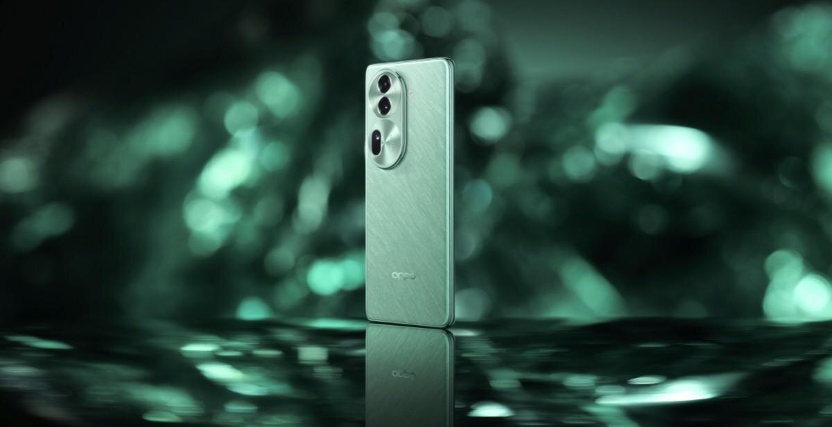 Задняя панель Nothing Phone 3 с тройной камерой и светодиодными индикаторами