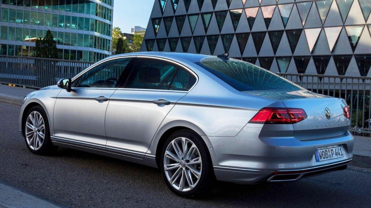 Volkswagen Passat поступает в продажу