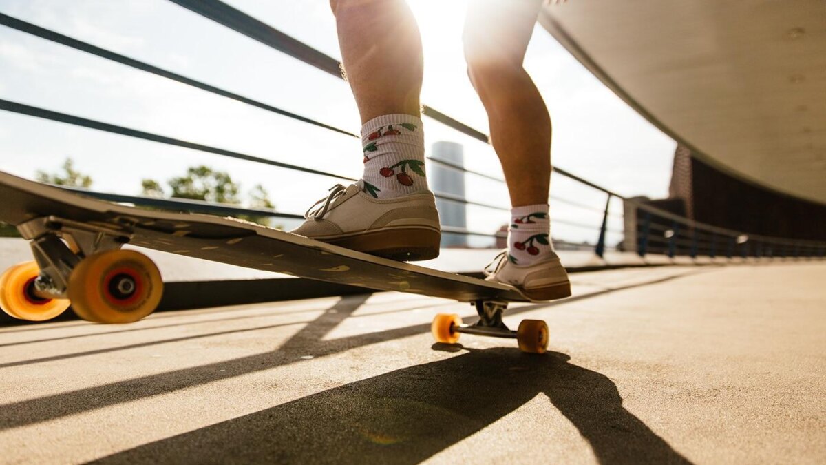 Corsair Longboards представила электрический лонгборд F4U