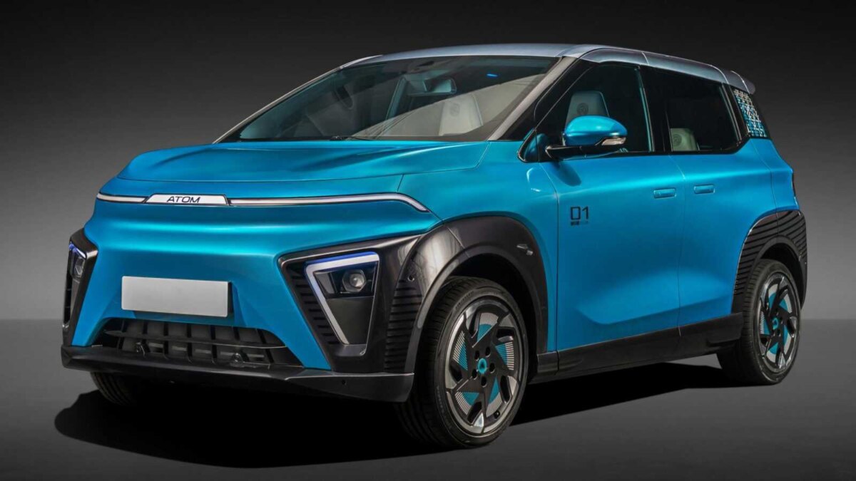 Рассекречен салон российского электрокара «Атом»