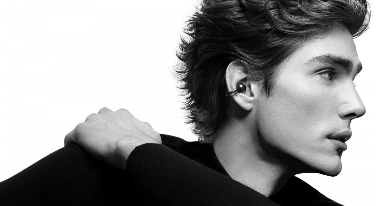 Huawei представила наушники FreeClip с уникальным дизайном