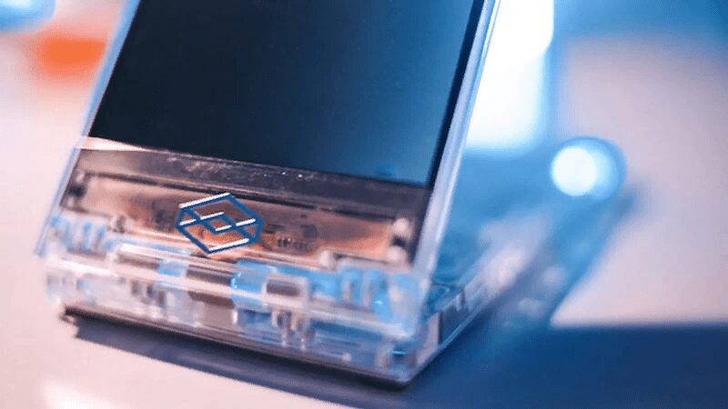 Официально презентован 6-дюймовый «голографический» дисплей Looking Glass Go