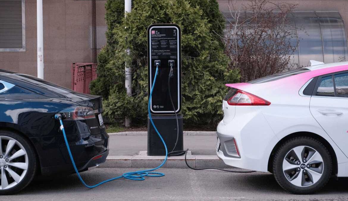 В России увеличится количество зарядок для электрокаров