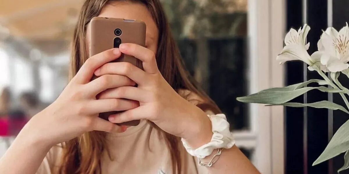 Huawei готовит к выпуску новый смартфон-раскладушку с гибким дисплеем