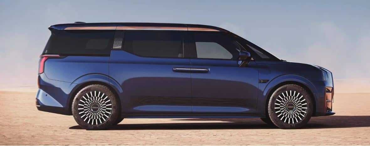 Zeekr презентовал обновленную версию электрического минивэна 009