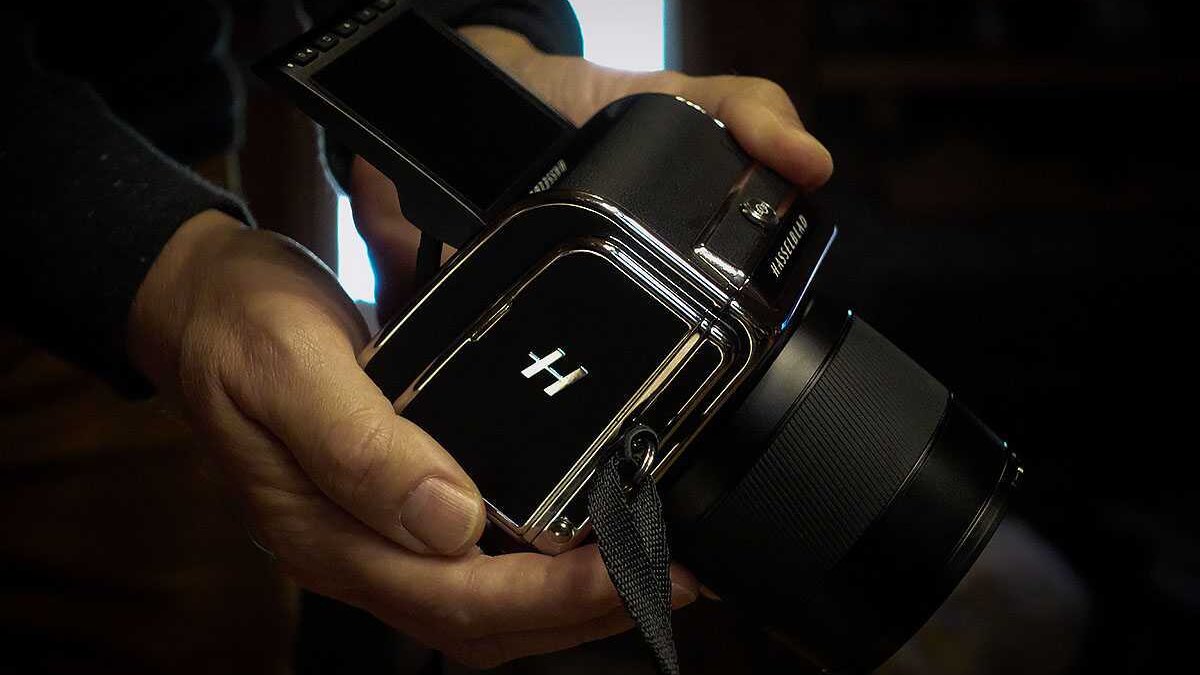 Hasselblad выпустит 100-Мп среднеформатную камеру на базе 907X
