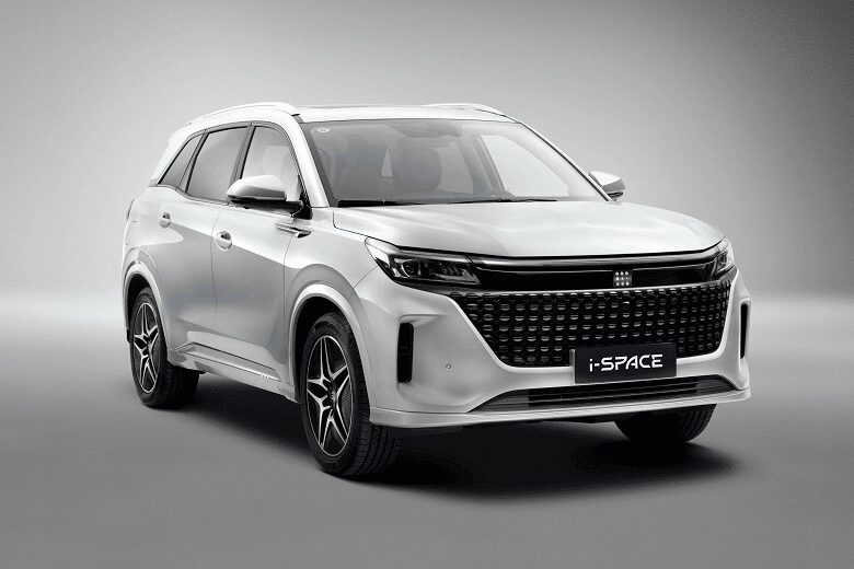 В России стала известна стоимость гибридного кроссовера Evolute i-Space