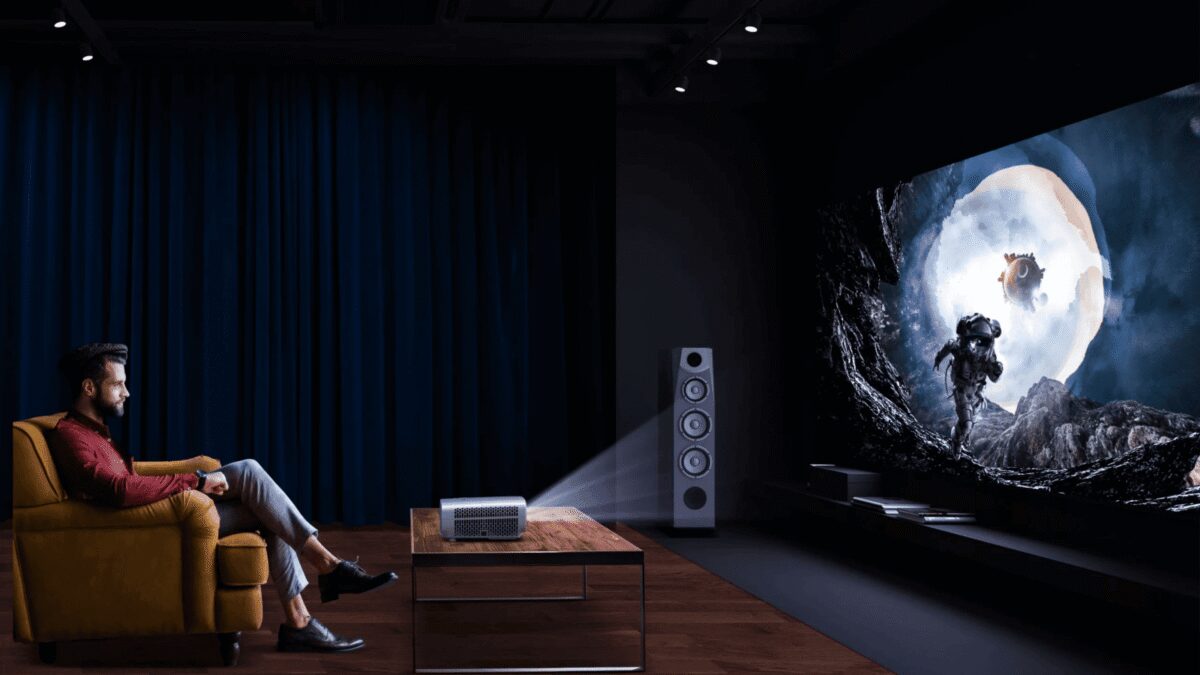 BenQ анонсировала новый лазерный проектор LH650