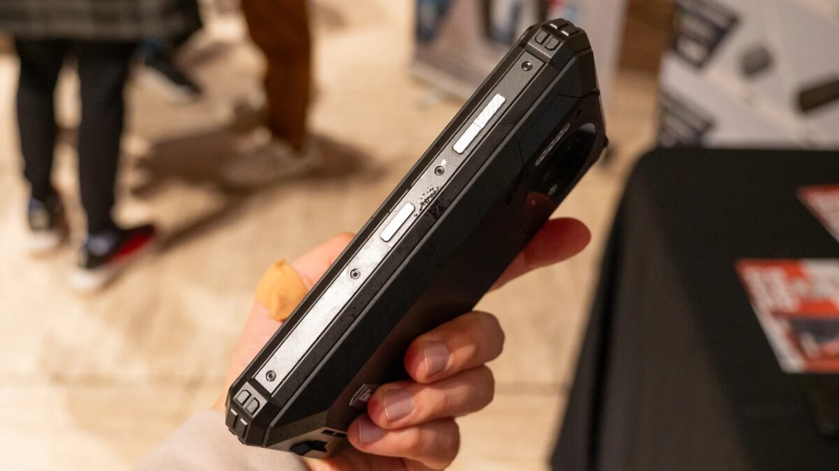 Avenir Telecom анонсировал смартфон с АКБ на 28 000 мАч – Energizer Hard Case P28K 7 aqakmlvmvto25avy49oddom70hlxy0yzquwg0sli179o2vjtdlloe3eoqnjm21bo8f7