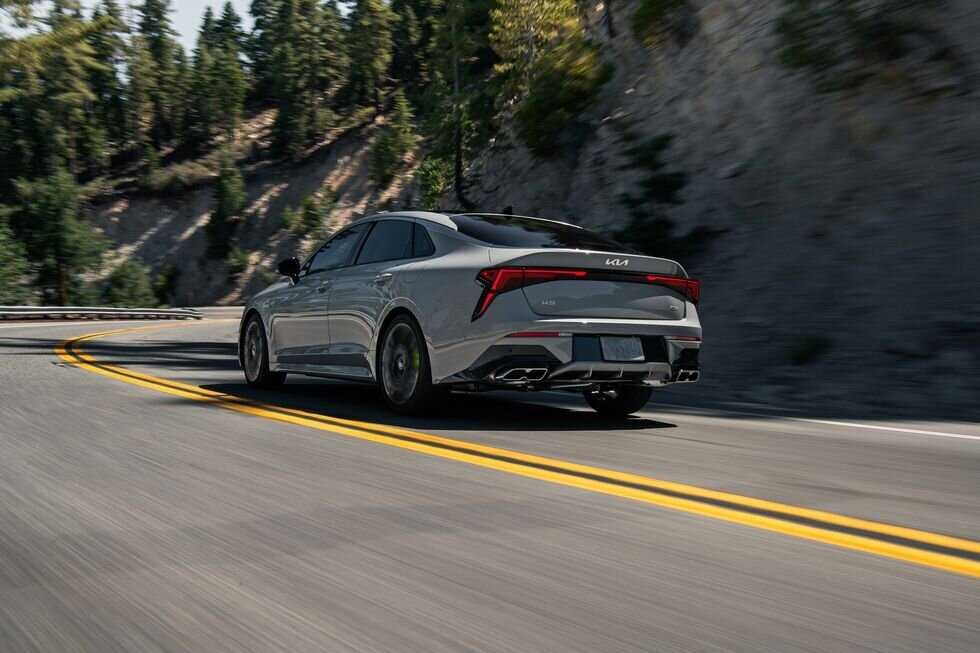 Новые электросамокаты Ninebot Kickscooter появились в России