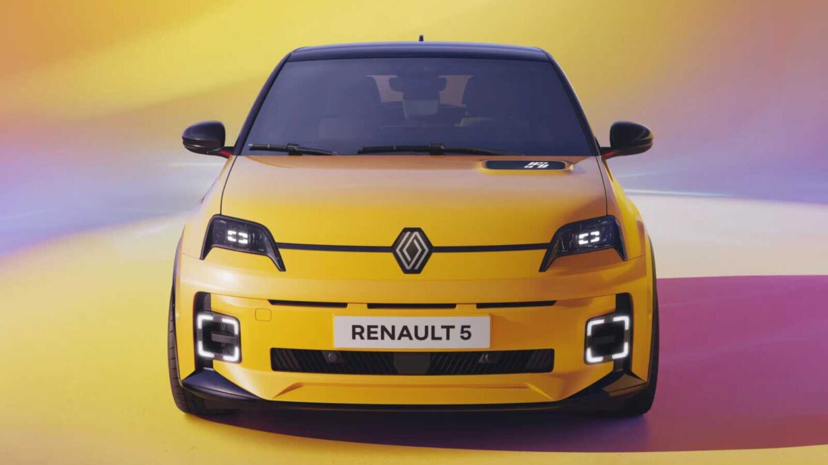 Электрокар Renault 5 E-Tech показали вживую