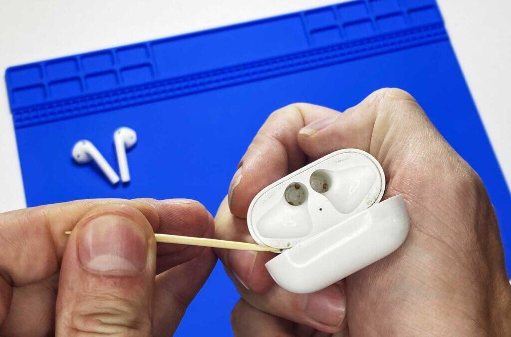 Как правильно чистить AirPods