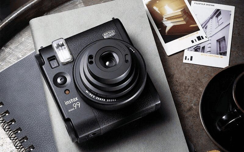 Fujifilm представила камеру Instax Mini 99