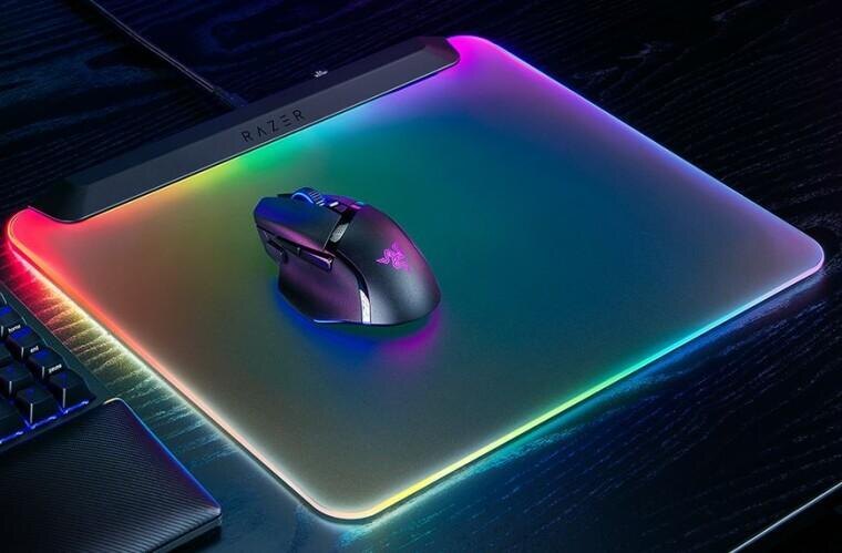 Razer выпустил игровой коврик Firefly V2 Pro с уникальной подсветкой «от края до края»