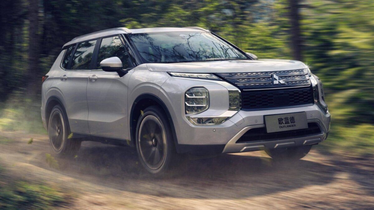 В Россию приехал Mitsubishi Outlander с мотором и коробкой передач Nissan X-Trail