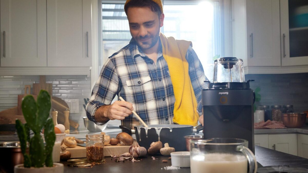 Коллекция премиальной кухонной бытовой техники Joyoung приехала в Россию