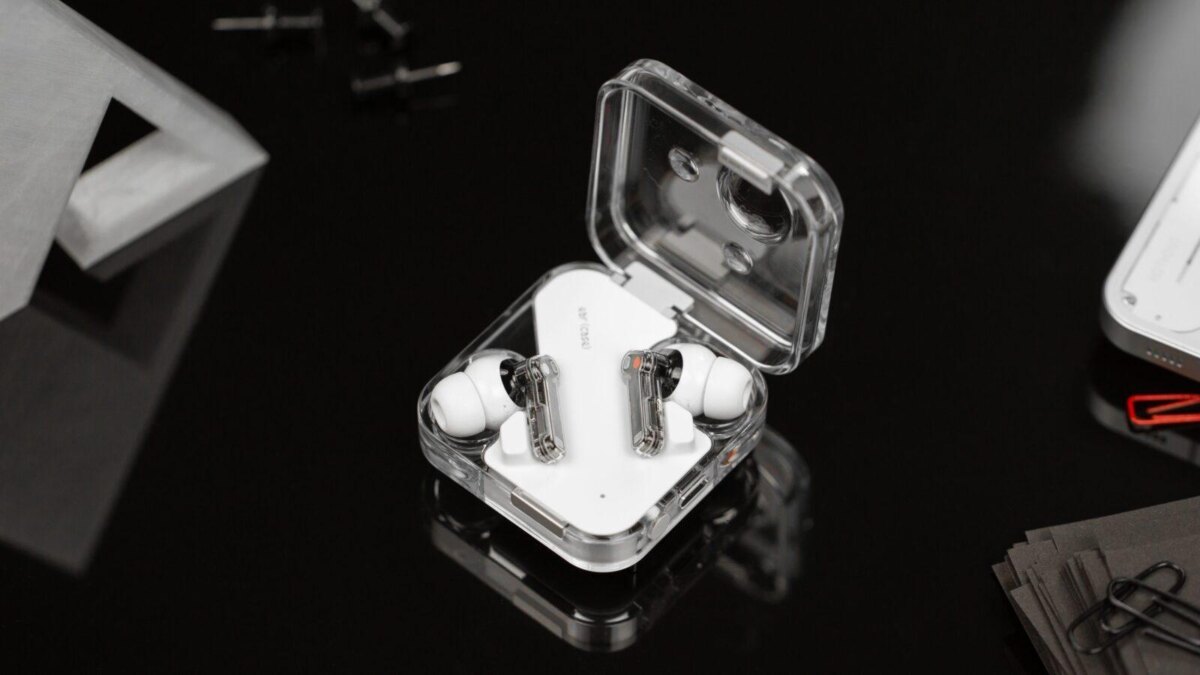 Nothing Ear and Ear (a): утечка официальных рендеров