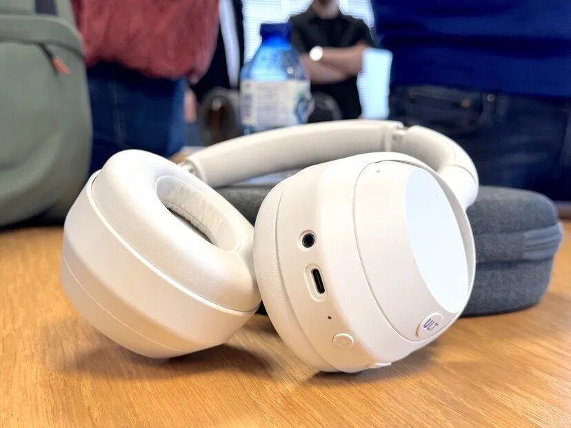 Sony представил беспроводные наушники ULT Wear с мощным басом