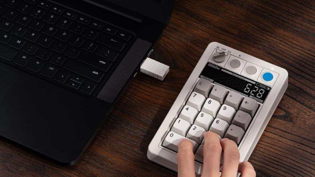 8BitDo выпустил механическую клавиатуру M-Edition