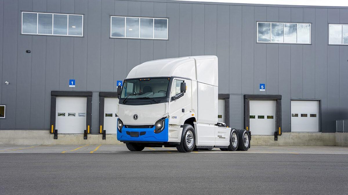 Lion Electric представил полностью электрический грузовик