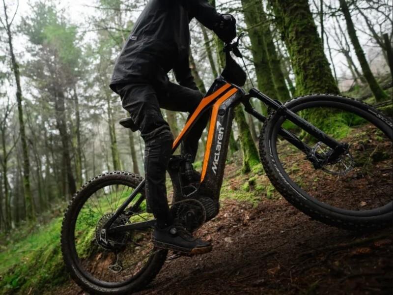 McLaren представил два горных электровелосипеда — Extreme и Sport