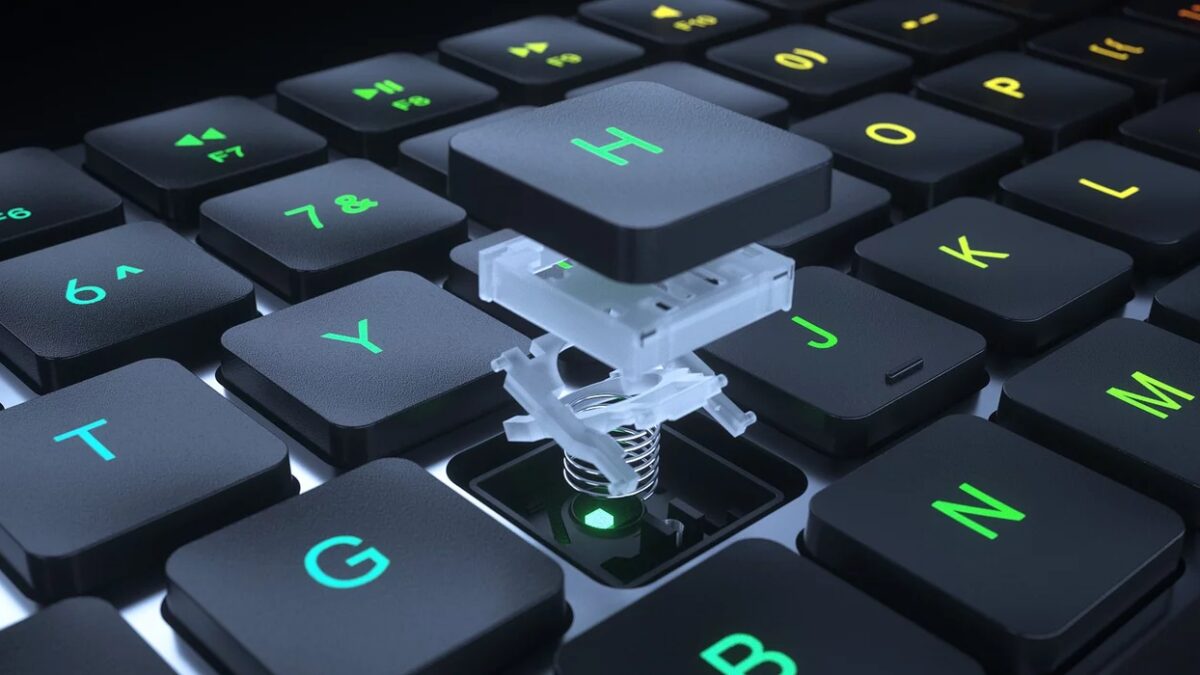 Nubia представил механическую клавиатуру Red Magic 1S и скоростную мышь