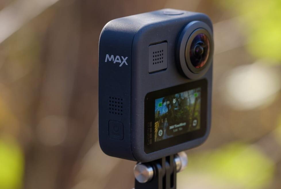 Экшн-камера GoPro Max 2 с фронтальным дисплеем и объективом