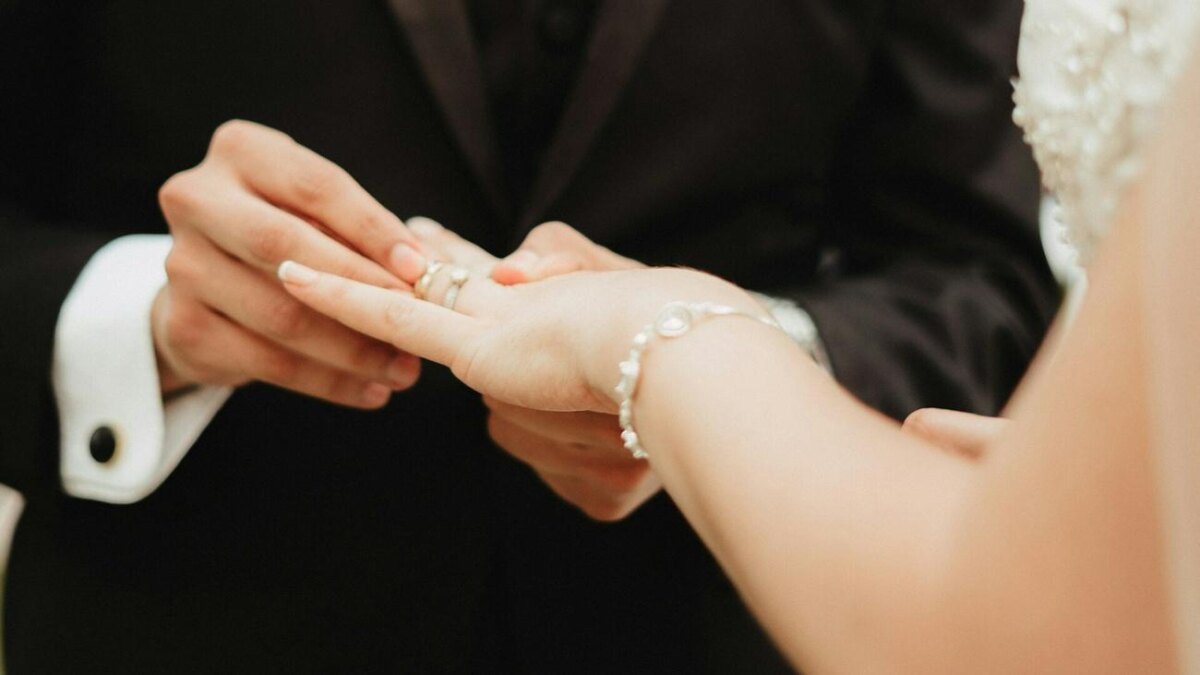 Россияне смогут заключить брак по биометрии