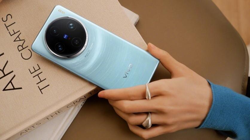 Появились первые изображения дизайна vivo X200