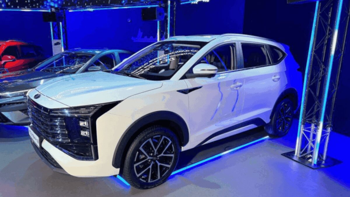 Состоялась презентация семиместного кроссовера «Москвич 8»