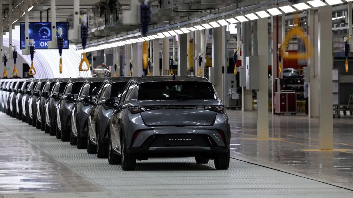 BYD представила новую технологию суперзарядки электромобилей